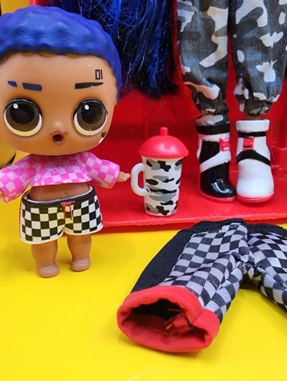 LOL Surprise Series 3.8 Downtown B.B. Fashion Doll Lot
